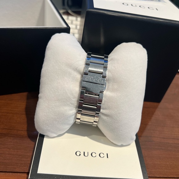 GUCCI-G 44MM CHRONO Stainless Steel Black Dial Men’s Watch Authentic - Picture 5 of 7